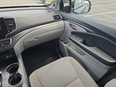 Used 2020 Honda Pilot EX image 12