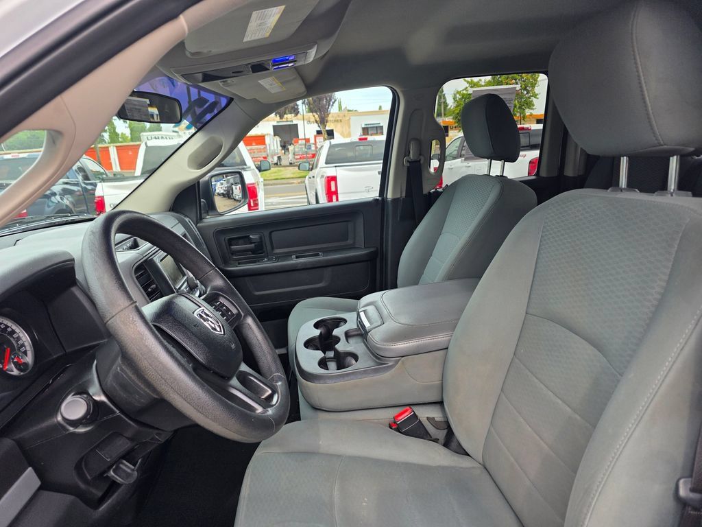 Used 2017 RAM 1500 Express w/ Express Value Package AWD/4WD image 4