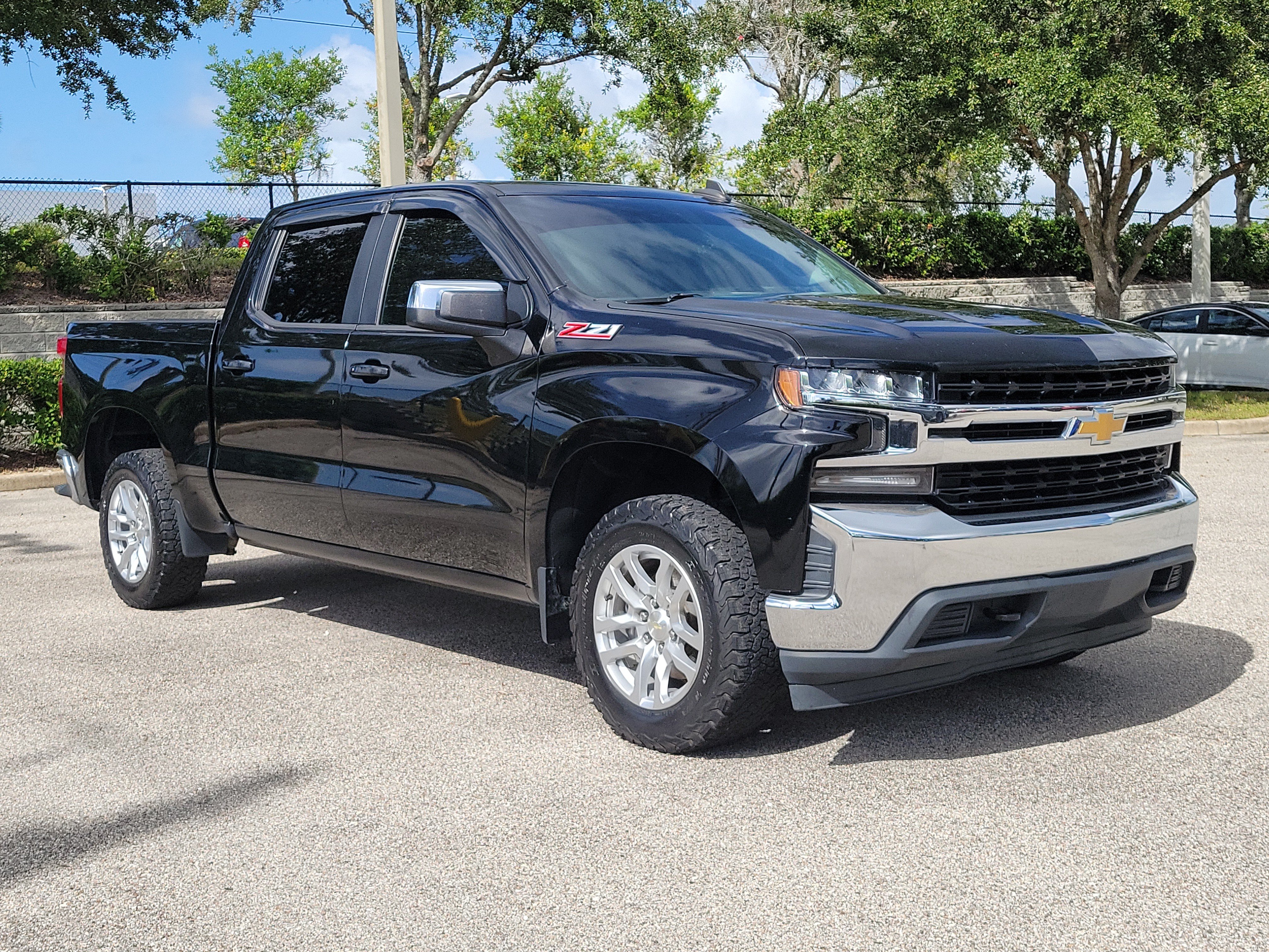 Used 2020 Chevrolet Silverado 1500 LT w/ All-Star Edition AWD/4WD image 3