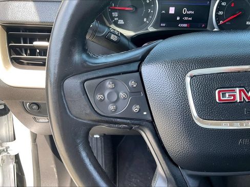 Used 2020 GMC Terrain Denali w/ Denali Premium Package FWD image 11
