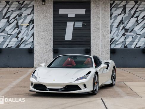 Used 2021 Ferrari F8 Tributo image 5