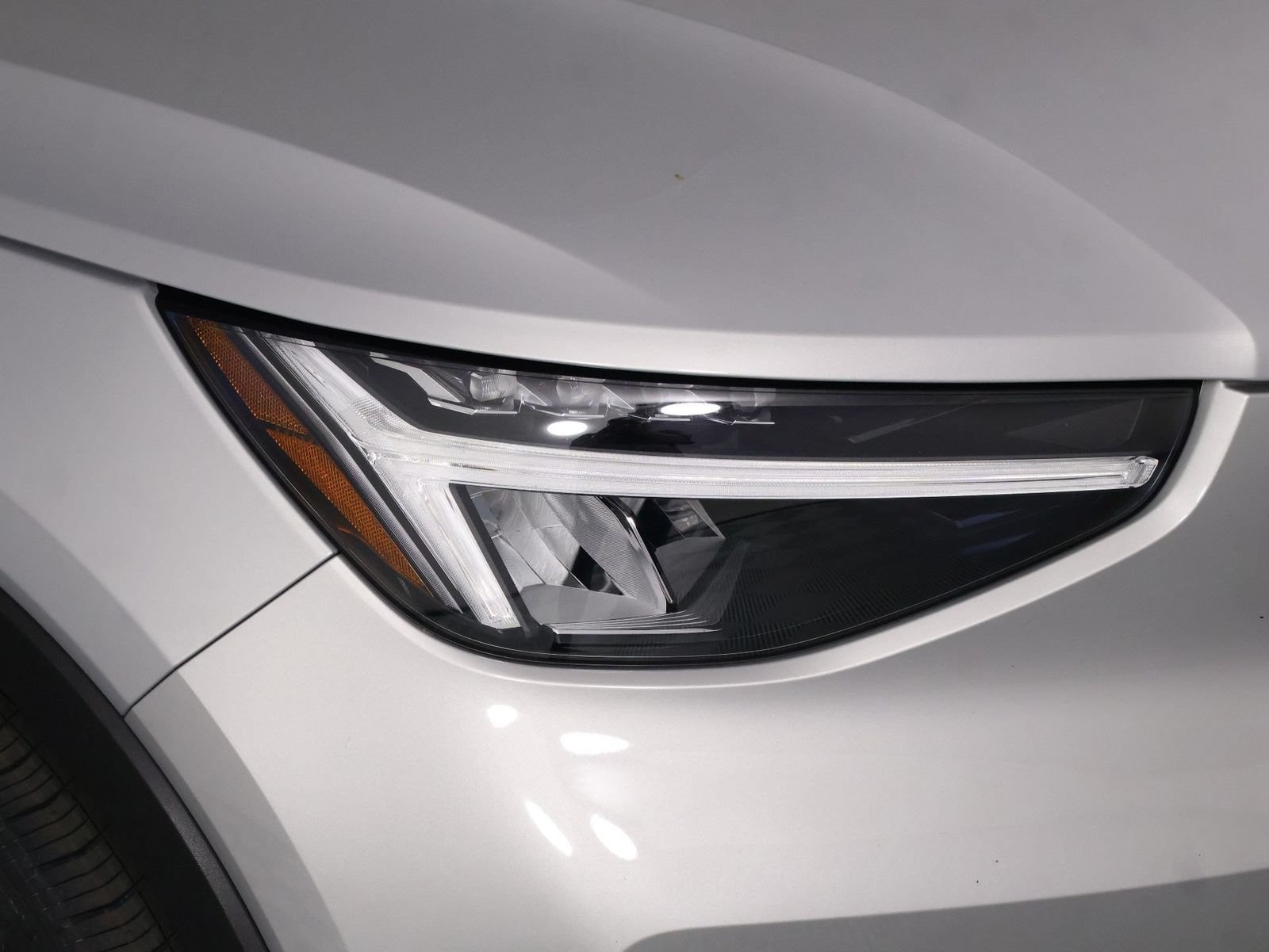 Certified 2023 Volvo XC40 Recharge Core w/ Protection Package Premier AWD/4WD image 24