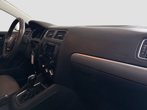 Used 2017 Volkswagen Jetta S w/ Jetta S Cold Weather Package FWD image 28