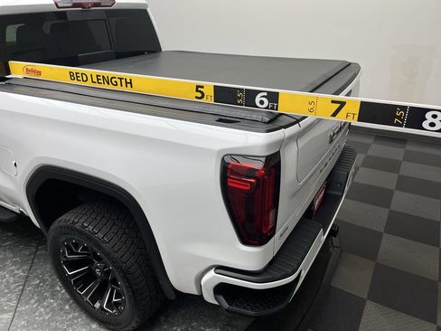 Used 2023 GMC Sierra 1500 AT4 w/ Technology Package AWD/4WD image 32