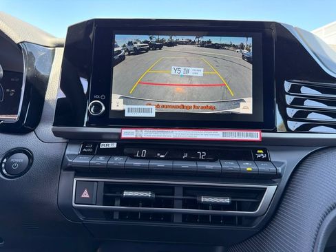 New 2026 Toyota Camry Hybrid FWD image 30