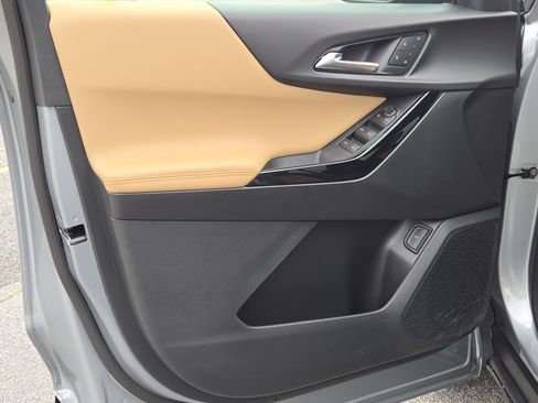 New 2026 Chevrolet Equinox ACTIV w/ Convenience Package III FWD image 18