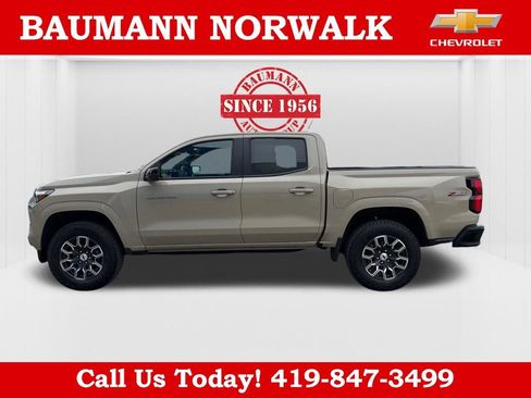 Used 2024 Chevrolet Colorado Z71 w/ Z71 Convenience Package 2 AWD/4WD image 4