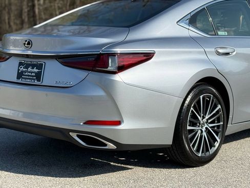 Certified 2025 Lexus ES 350 w/ Premium Package image 16