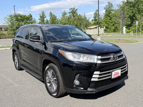 Used 2019 Toyota Highlander XLE AWD/4WD image 8