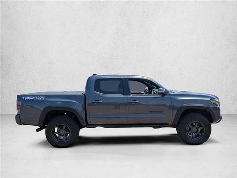 Used 2021 Toyota Tacoma TRD Off-Road w/ Technology Package AWD/4WD image 4