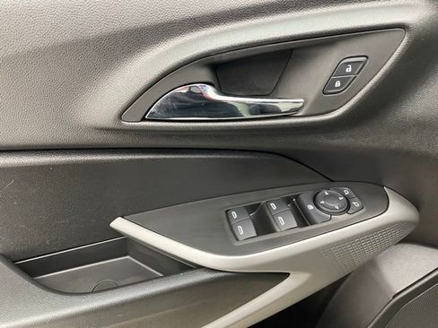 Used 2024 Chevrolet Trax RS w/ Driver Confidence Package image 8