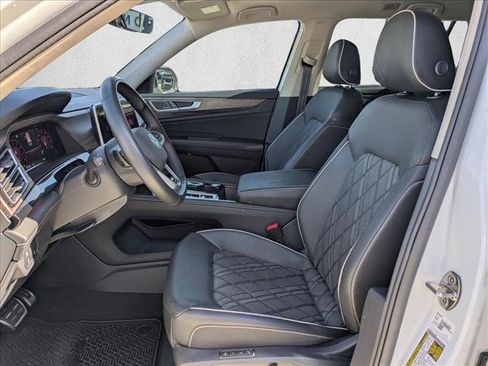 Used 2025 Volkswagen Atlas SEL Premium R-Line image 17