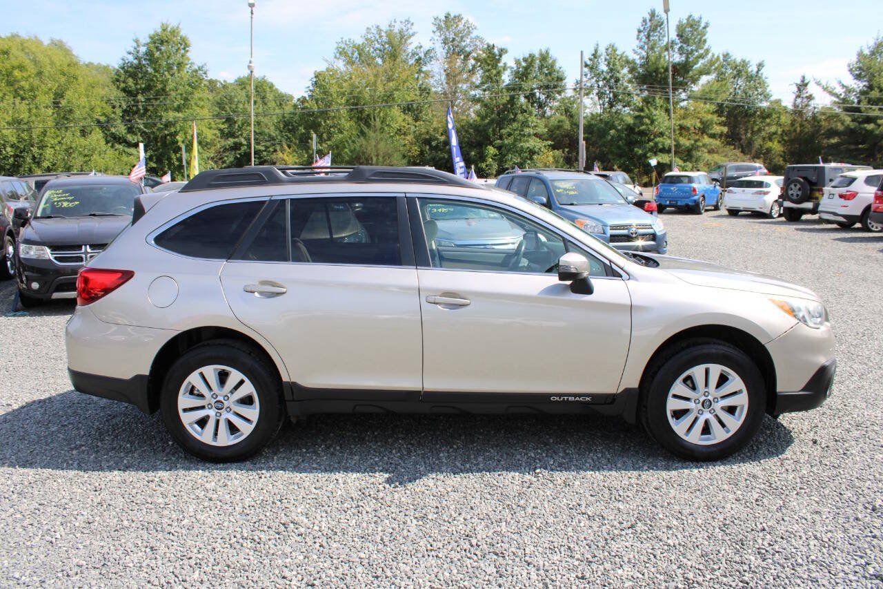 Used 2017 Subaru Outback 2.5i Premium AWD/4WD image 6
