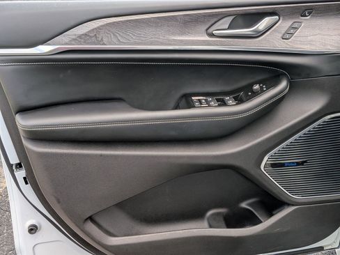 Certified 2021 Jeep Grand Cherokee L Overland w/ Luxury Tech Group IV image 11