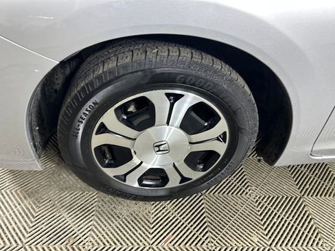 Used 2015 Honda Civic Hybrid image 11