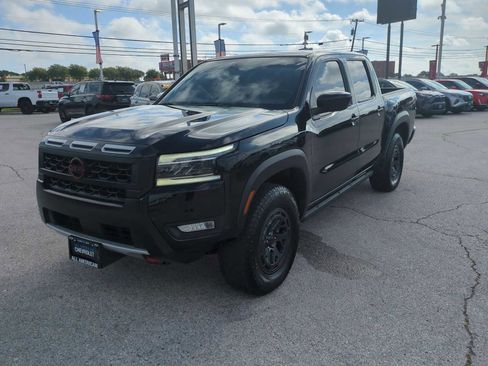 Used 2025 Nissan Frontier PRO-4X AWD/4WD image 4