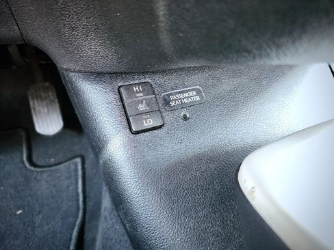 Used 2017 Toyota Prius Prime Advanced w/ Carpet Mat Package FWD image 37