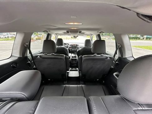 Used 2021 Honda Pilot Touring image 16