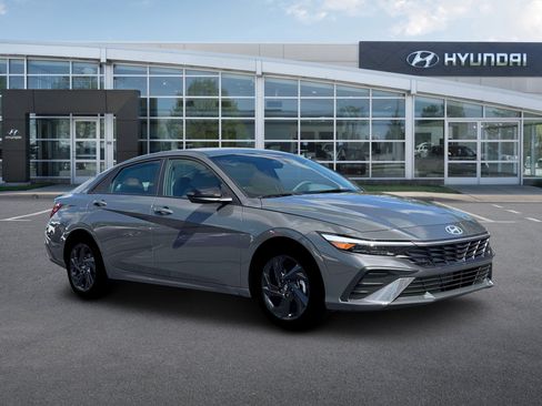New 2026 Hyundai Elantra SEL Sport FWD image 10