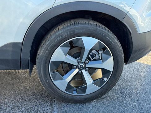 Certified 2023 Volvo XC40 B5 Plus w/ Protection Package Premier image 8