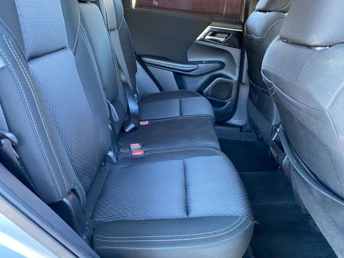 Used 2022 Mitsubishi Outlander ES image 38