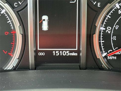 Used 2024 Toyota 4Runner TRD Off-Road Premium image 27