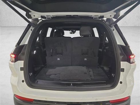 Used 2024 Jeep Grand Cherokee L Altitude image 11