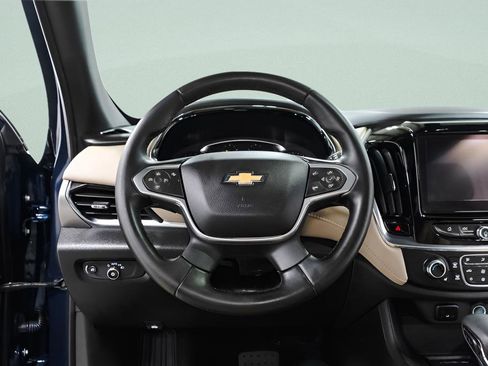 Used 2023 Chevrolet Traverse LT FWD image 10