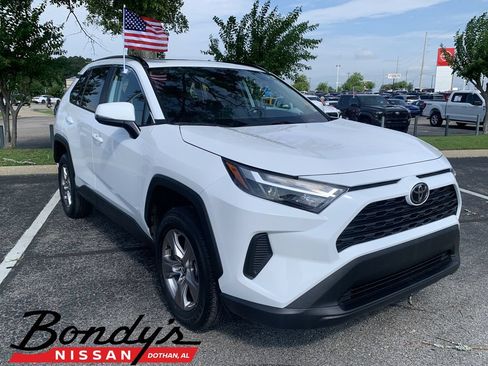 Used 2025 Toyota RAV4 XLE w/ Convenience Package FWD image 1