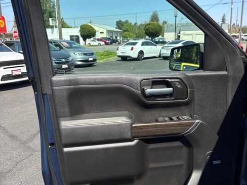 Used 2019 Chevrolet Silverado 1500 LT Trail Boss AWD/4WD image 9