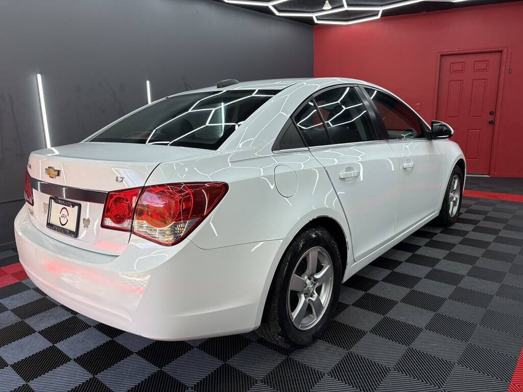 Used 2016 Chevrolet Cruze LT FWD image 4