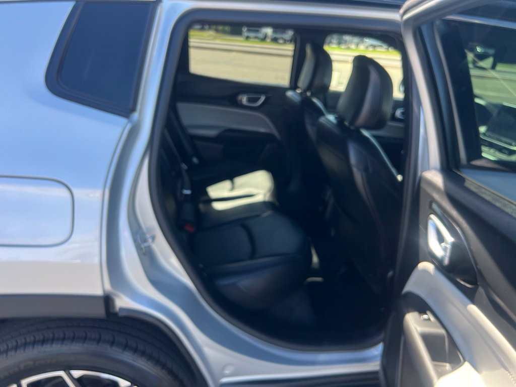 Used 2025 Jeep Compass Limited AWD/4WD image 39