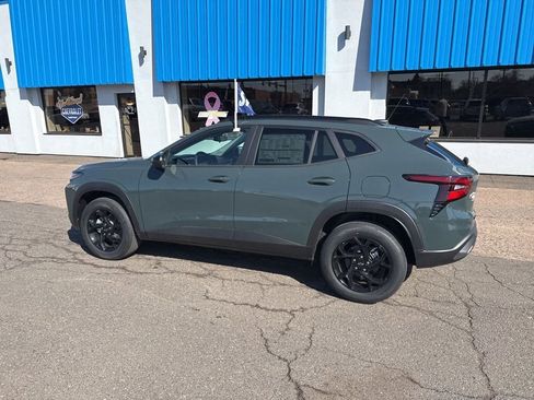 New 2026 Chevrolet Trax LT w/ Midnight Edition image 13
