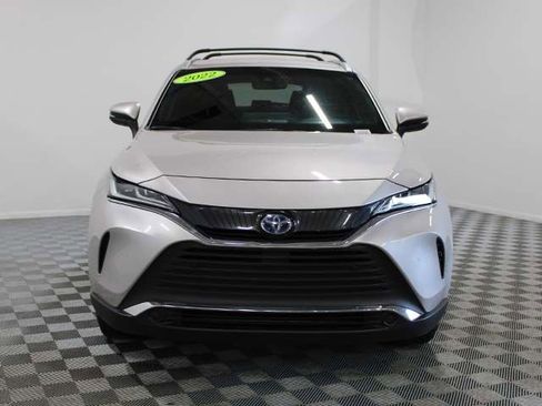 Certified 2022 Toyota Venza XLE AWD/4WD image 9