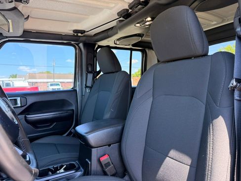 Used 2020 Jeep Gladiator Sport w/ Quick Order Package 24S AWD/4WD image 16