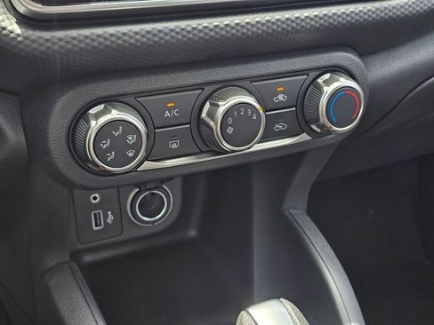 New 2025 Nissan Kicks Play S image 10