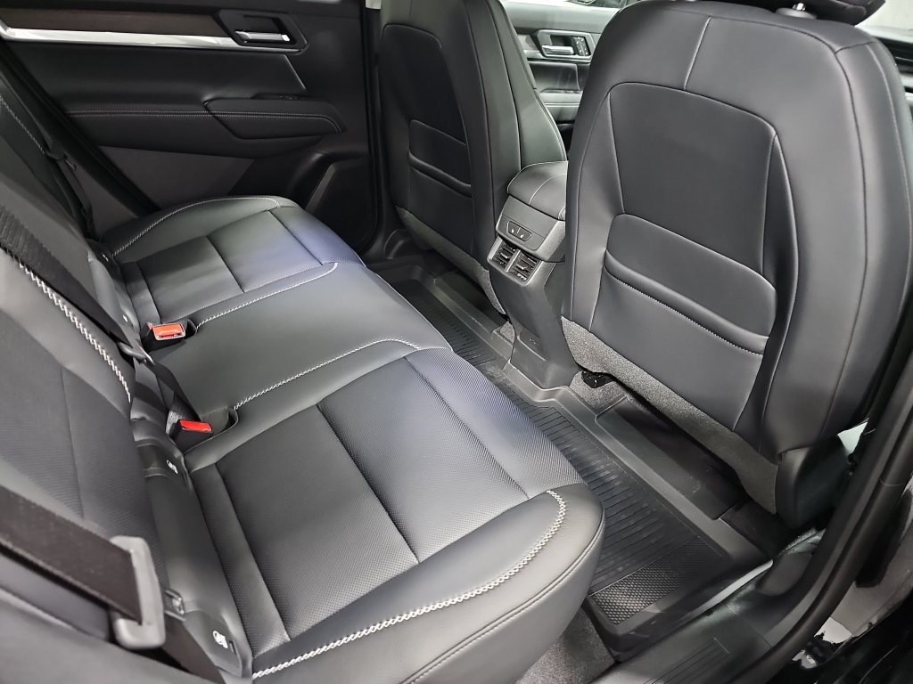 New 2027 GMC Terrain Denali w/ LPO, Black Badging Package AWD/4WD image 11