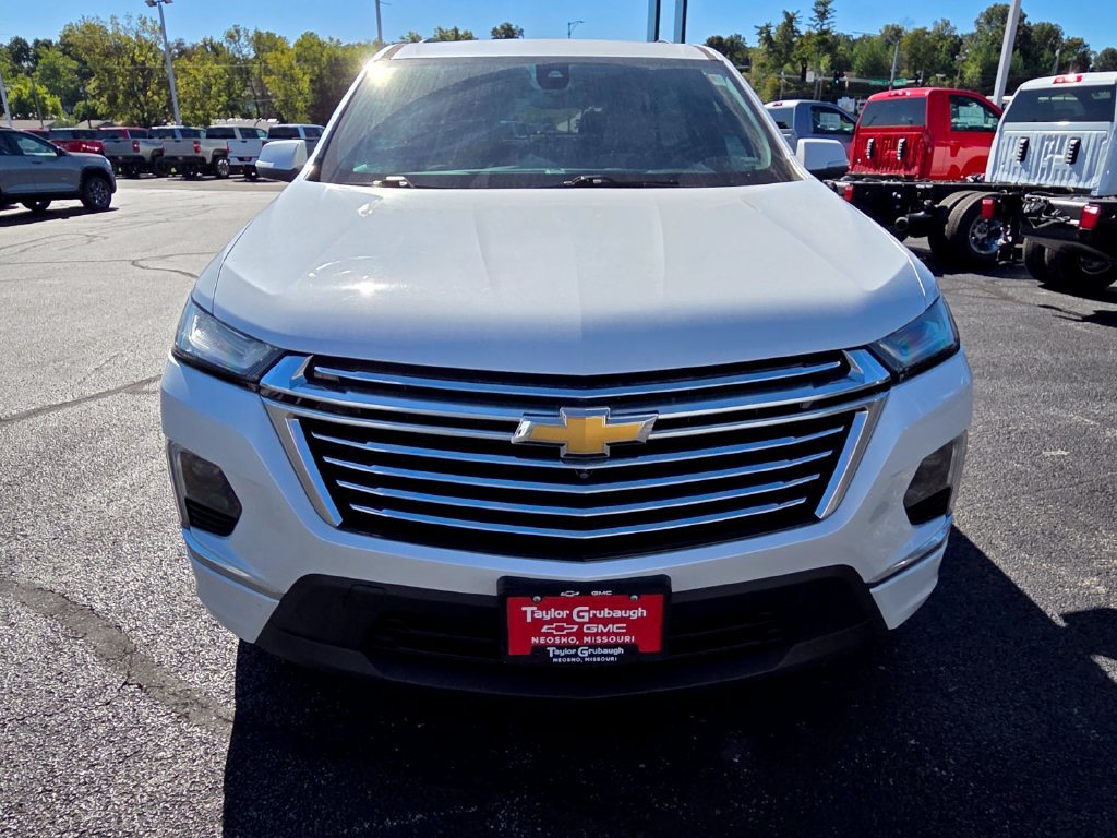 Used 2023 Chevrolet Traverse Premier FWD image 3
