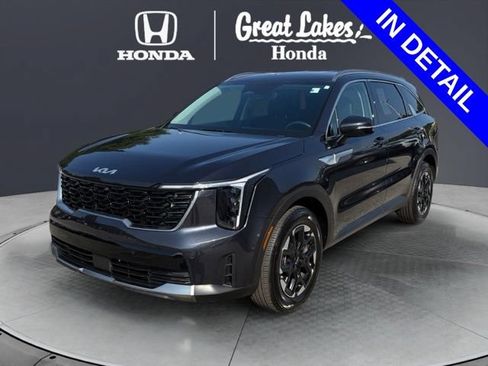 Used 2025 Kia Sorento S FWD image 2