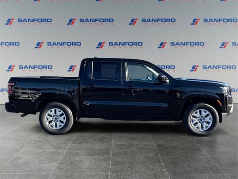 Used 2022 Nissan Frontier SV image 6