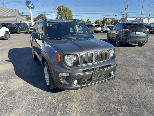 Used 2023 Jeep Renegade Latitude w/ Premium Group AWD/4WD image 1