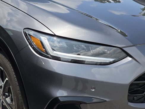 Certified 2024 Honda HR-V EX-L image 6