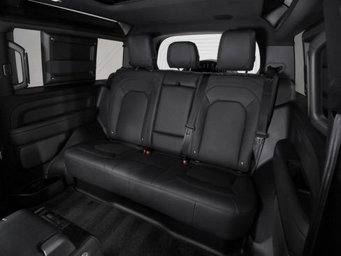 Used 2023 Land Rover Defender 90 V8 image 41