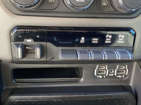 Used 2020 RAM 1500 Big Horn AWD/4WD image 29