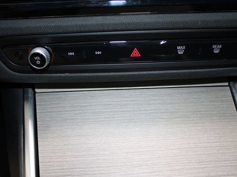 Used 2025 BMW 330i Sedan RWD image 42