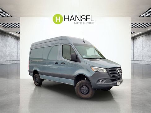 Used 2025 Mercedes-Benz Sprinter 2500 image 1