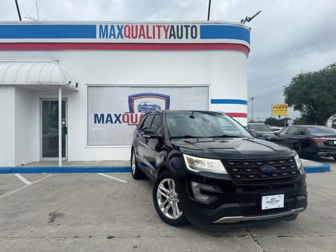 Used 2017 Ford Explorer Limited w/ Equipment Group 301A FWD image 19