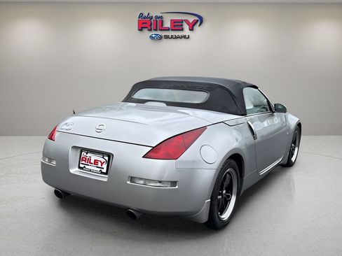 Used 2005 Nissan 350Z Enthusiast RWD image 2