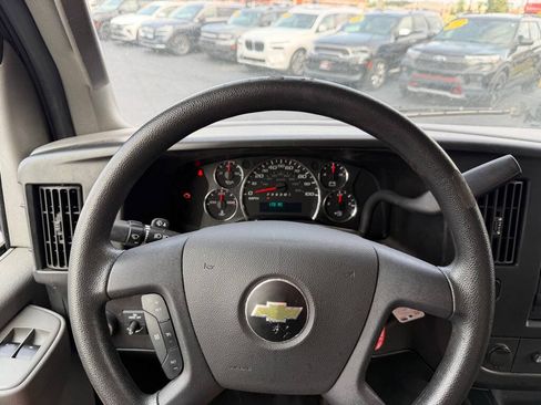Used 2017 Chevrolet Express 2500 RWD image 15