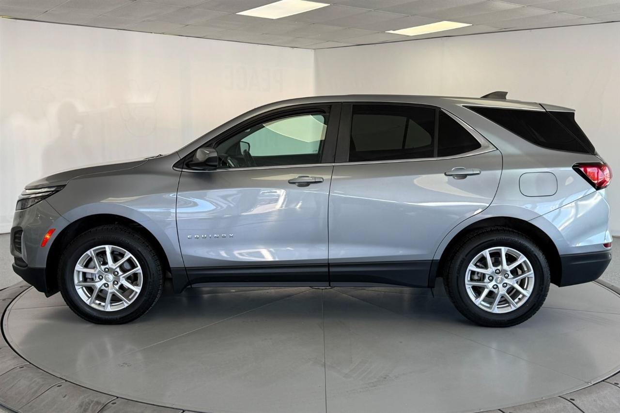 Used 2023 Chevrolet Equinox LT w/ Driver Convenience Package AWD/4WD image 4